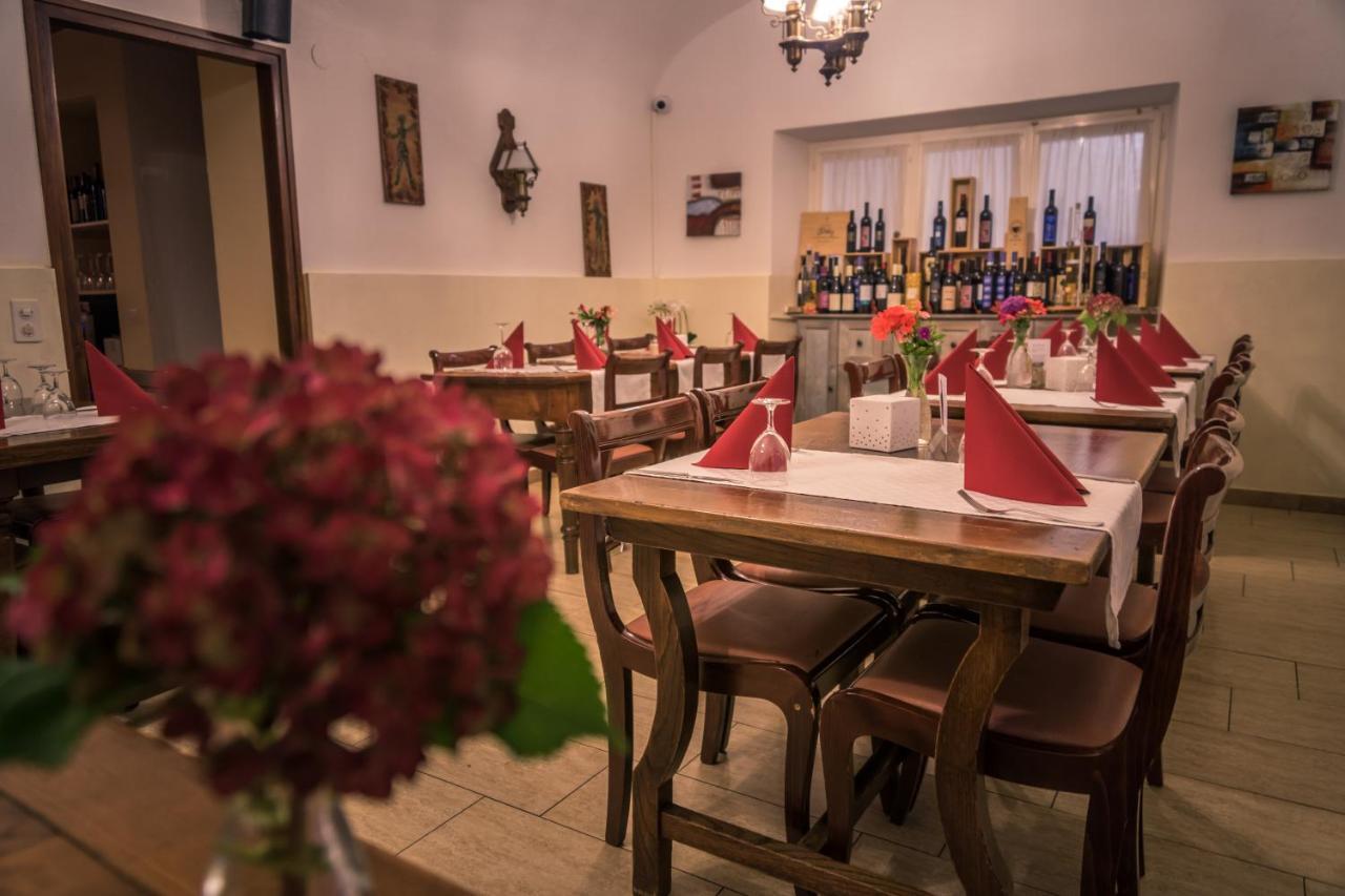 לינה וארוחת בוקר Cugnasco Ristorante Del Ponte מראה חיצוני תמונה