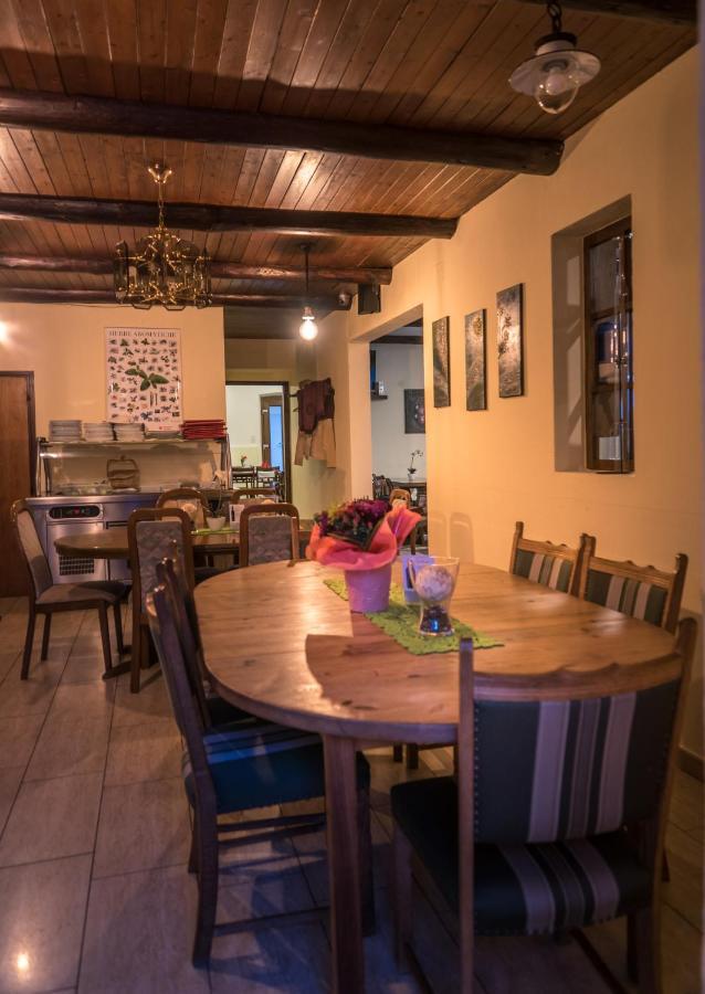 לינה וארוחת בוקר Cugnasco Ristorante Del Ponte מראה חיצוני תמונה