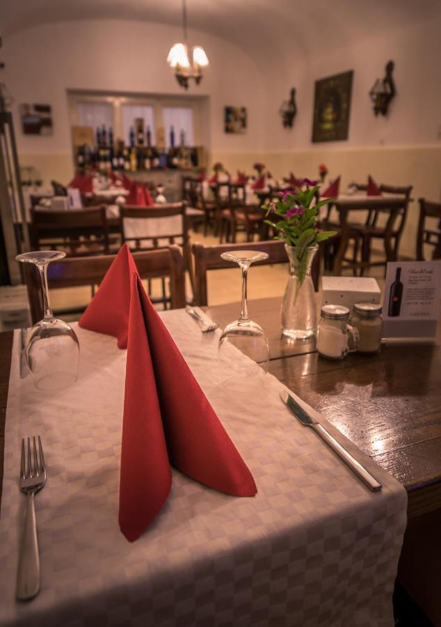 לינה וארוחת בוקר Cugnasco Ristorante Del Ponte מראה חיצוני תמונה